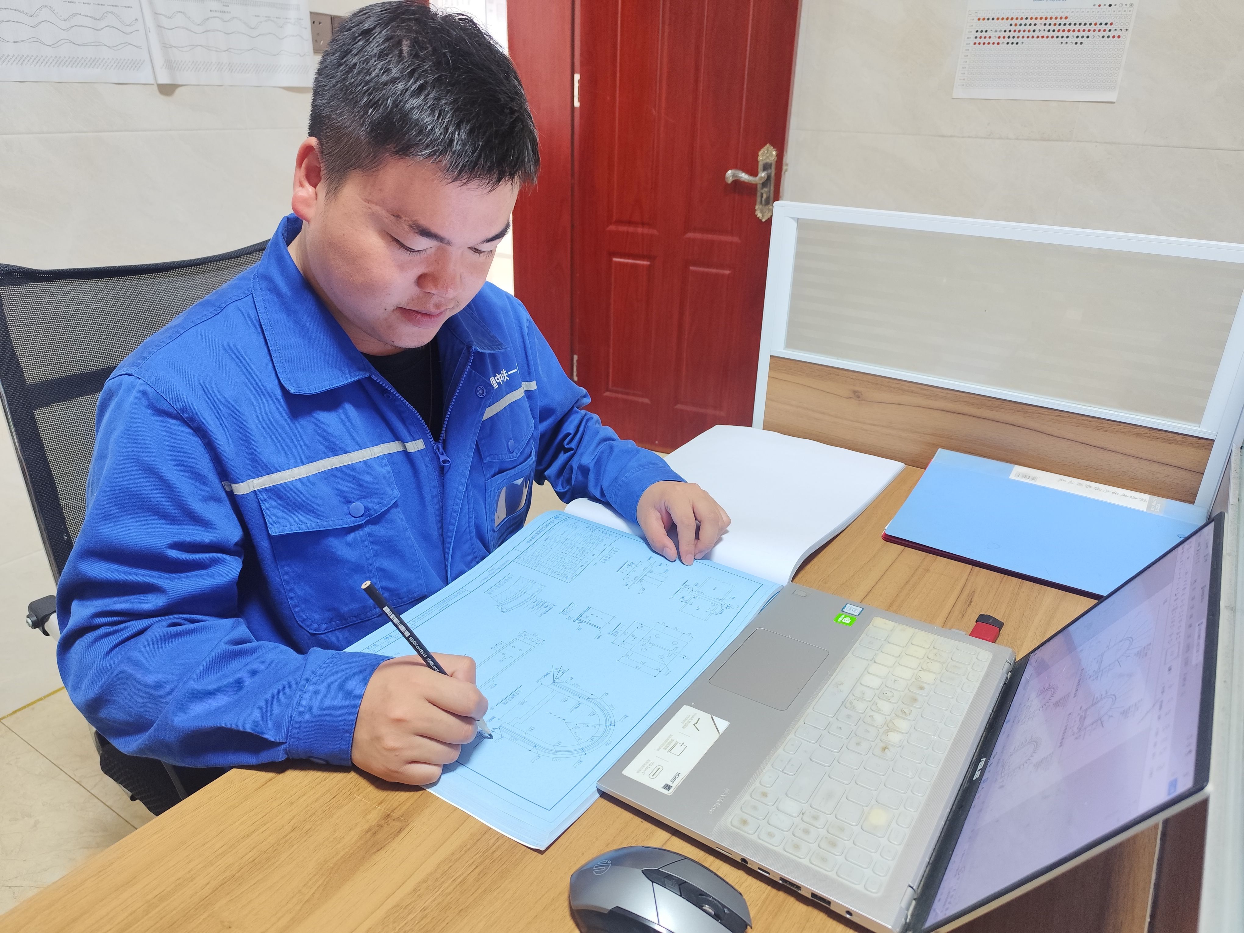 37e9fd8360a91159f6a3da4719b6c72 37e9fd8360a91159f6a3da4719b6c72